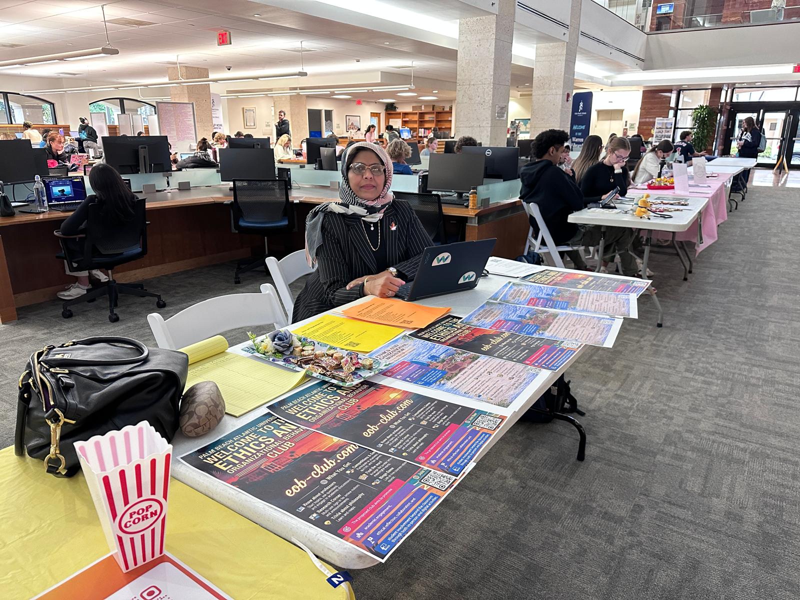 Club rush at Warren library